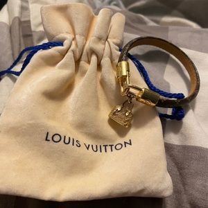 Louis Vuitton alma bracelet